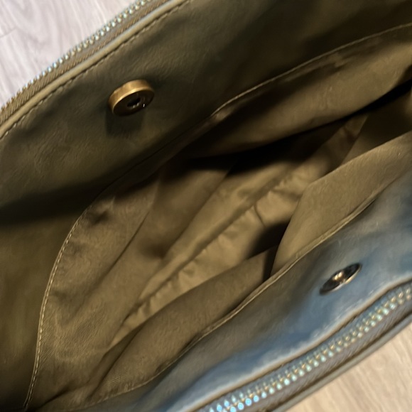 Universal Thread Crossbody Bag Olive Green - Picture 3 of 5